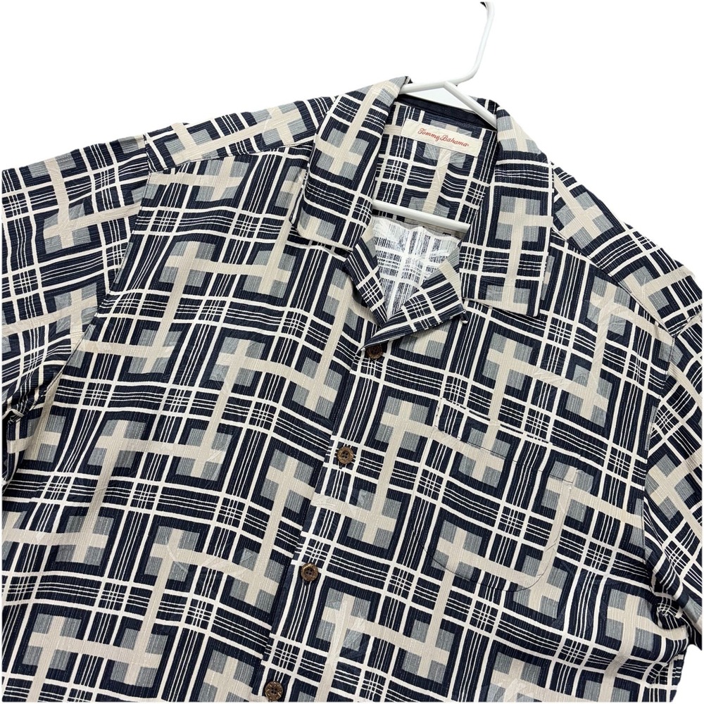 Tommy Bahama Silk Shirt Mens Large Short Sleeve Abstract Loop Collar Camp Resort